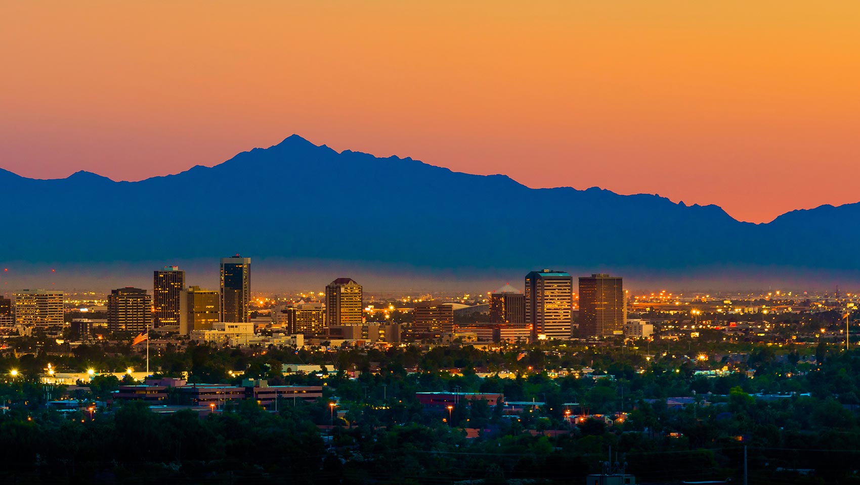 cityscape of phoenix arizona at sunset